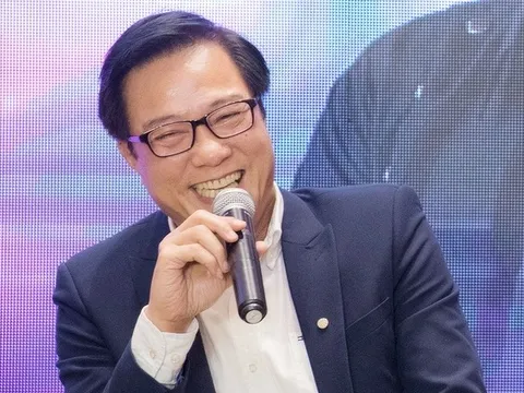 Hôn nhân viên mãn bên vợ kém tuổi của nam NSND đóng phim giờ vàng