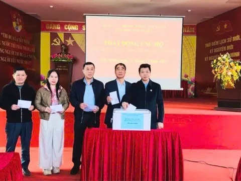 Phường Yên Nghĩa ủng hộ đồng bào miền Trung, Tây Nguyên khắc phục thiệt hại do mưa lũ