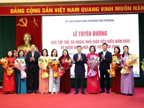 Biểu dương những đóng góp to lớn cho sự nghiệp “trồng người”