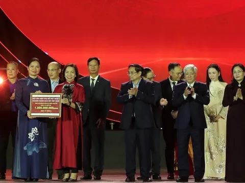 Đoàn kết, một lòng hướng về miền Trung