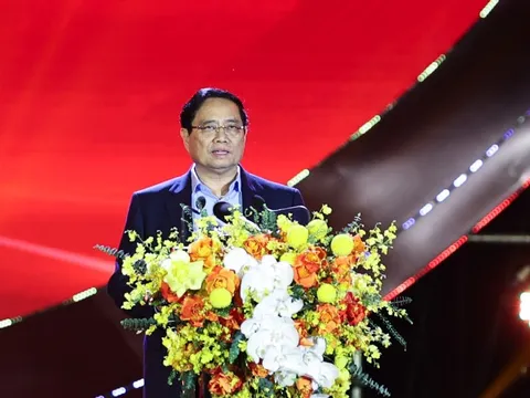 Thủ tướng kêu gọi chung sức đồng lòng, đồng cam cộng khổ, chia sẻ với đồng bào miền Trung