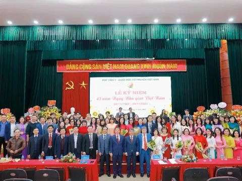 Học viện Y - Dược học cổ truyền Việt Nam kỷ niệm 43 năm ngày Nhà giáo Việt Nam