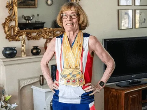 Huyền thoại đường chạy ở tuổi 75