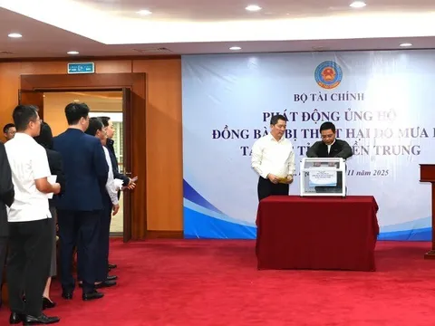 Bộ Tài chính quyên góp 3,5 tỷ đồng ủng hộ đồng bào miền Trung, Tây Nguyên bị thiệt hại do mưa lũ
