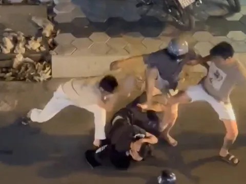 Công an vào cuộc điều tra vụ nam thanh niên bị đánh hội đồng giữa đêm khuya