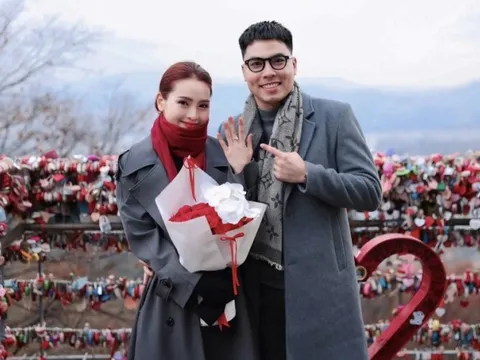 Nữ MC "độc thân đắt giá nhất nhì VTV" vừa nhận lời cầu hôn từ cầu thủ nổi tiếng