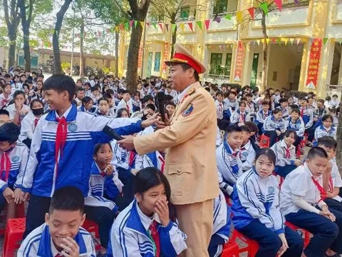 Chương Mỹ tuyên truyền pháp luật về toàn giao thông và phòng chống ma tuý, bạo lực học đường