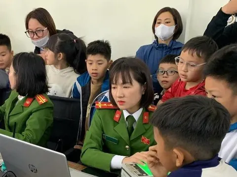 Xã Hoài Đức cấp căn cước lưu động cho gần 600 học sinh