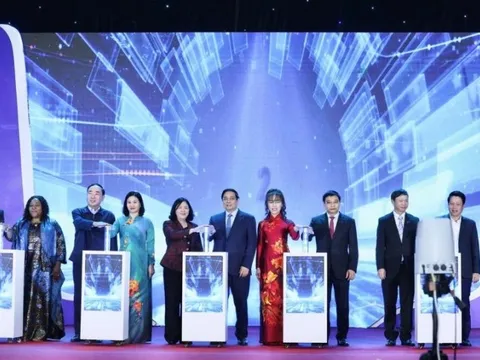 Thủ tướng Chính phủ Phạm Minh Chính bấm nút triển khai Đề án “Hỗ trợ phụ nữ khởi nghiệp giai đoạn 2026 - 2035“