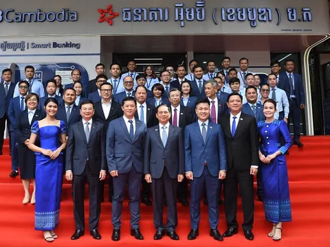 Phó Thủ tướng Bùi Thanh Sơn thăm các doanh nghiệp đầu tư tại Campuchia