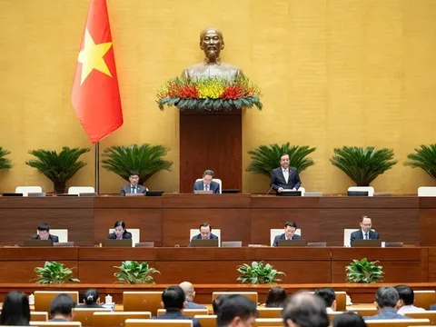 Quốc hội thảo luận Luật Chuyển đổi số: Người dân và doanh nghiệp làm trung tâm