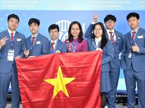 Đoàn học sinh Việt Nam giành 6 huy chương Olympic Khoa học trẻ quốc tế