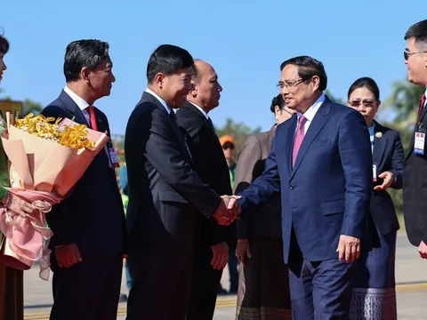 Thủ tướng Phạm Minh Chính tới Thủ đô Vientiane, bắt đầu chuyến công tác tại Lào