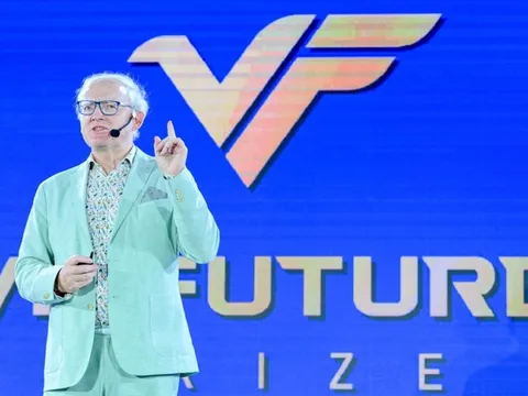 Nhà khoa học VinFuture hiến kế để chung sống an toàn khi AI thông minh hơn con người