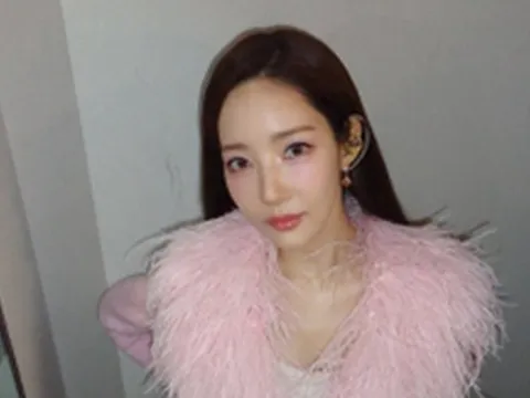 Park Min Young chỉ còn 37 kg, lộ vóc dáng gầy rộc khiến fan lo lắng