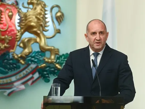 Tổng thống Bulgaria kêu gọi chính phủ từ chức ngay lập tức