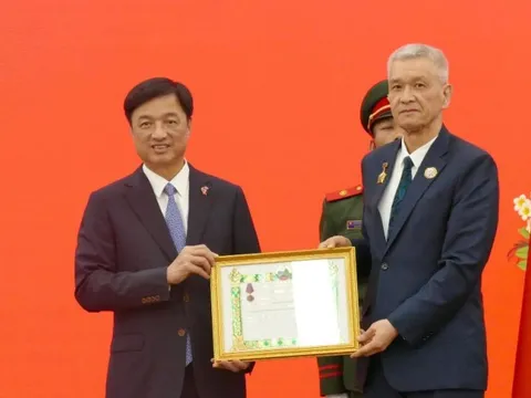 Hà Nội và Viêng Chăn tiếp tục hợp tác chặt chẽ, bền vững