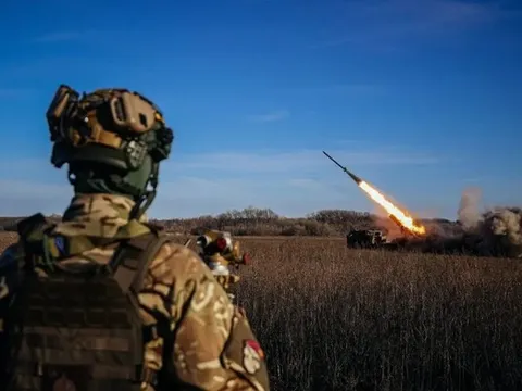 Bước ngoặt chiến lược: Ukraine sản xuất nhiên liệu tên lửa trên đất NATO