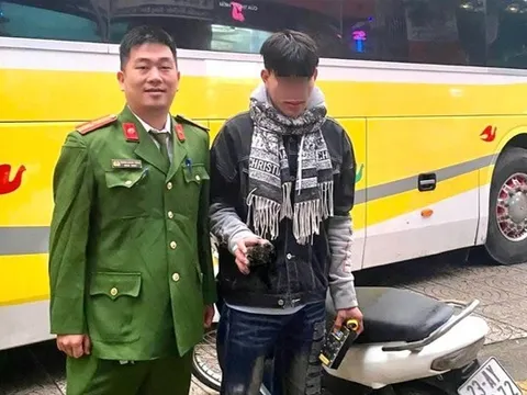 Nam thanh niên 18 tuổi nhịn đói 2 ngày, chạy xe máy đi gặp "bạn gái online"