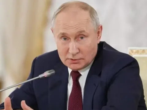 Ông Putin bác tin Nga muốn trở lại G7, bảo vệ quan hệ thương mại với Ấn Độ