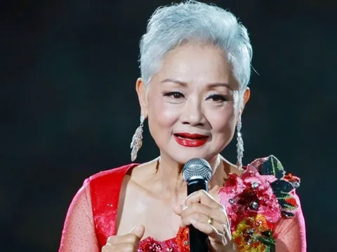 Giọng ca huyền thoại tái xuất sân khấu ở tuổi 78, nhan sắc và giọng hát khiến khán giả ngỡ ngàng