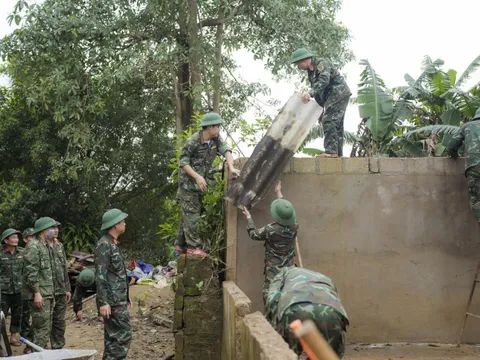 TP. Huế khởi công xây dựng, sửa chữa nhà cho người dân vùng lũ