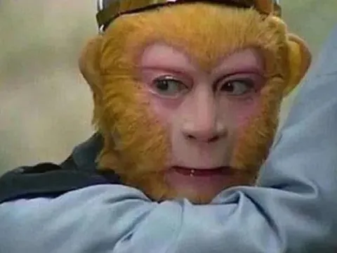 Tại sao chỉ một chút bụi đã khiến Tôn Ngộ Không suýt bị mù?