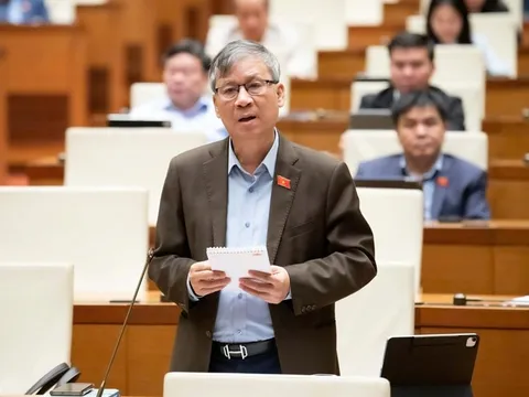 Đại biểu Nguyễn Anh Trí đề nghị Quốc hội, Chính phủ cần sớm vào cuộc để định hướng dư luận về sách "Nỗi buồn chiến tranh"