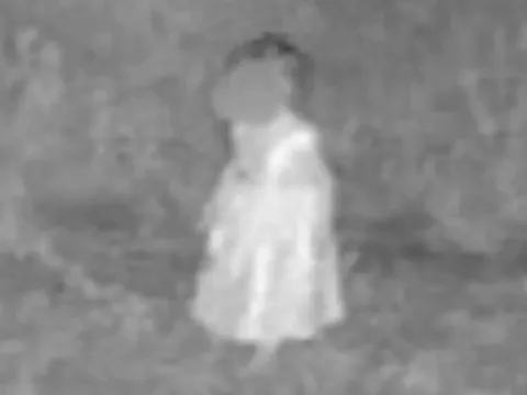 Mẹ và bà bị bắt sau khi camera ghi lại cảnh rùng rợn về bé gái 2 tuổi