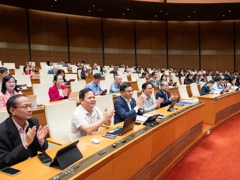 Nghiêm cấm sử dụng không gian mạng để lôi kéo chống người thi hành công vụ