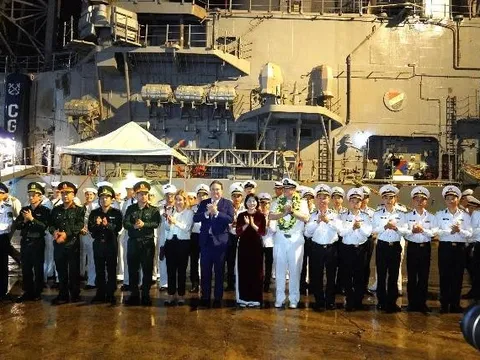 Đoàn tàu Hải quân Hoa Kỳ cập cảng Tiên Sa, bắt đầu chuyến thăm Đà Nẵng