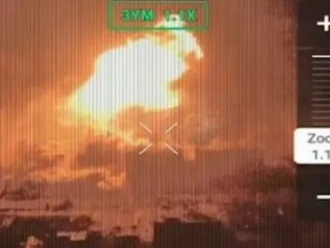 Vòng vây siết nghẹt Myrnohrad: Quân Nga vào trung tâm, Ukraine buộc phải bỏ vị trí