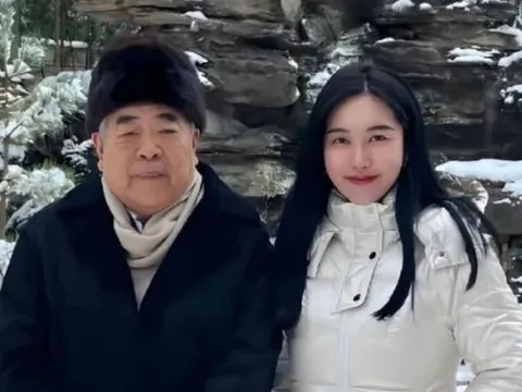 Danh họa Phạm Tăng tái xuất sau thời gian vắng bóng, chào đón con trai đầu lòng