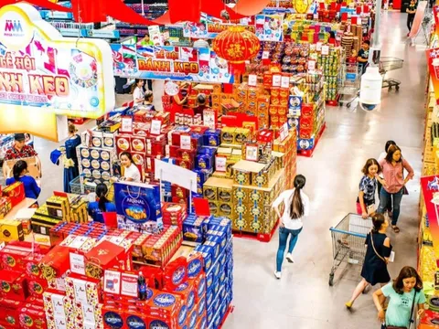 Thủ tướng yêu cầu khẩn trương khắc phục hậu quả thiên tai, phục hồi sản xuất kinh doanh, đẩy mạnh tiêu dùng, phục vụ nhu cầu Tết của Nhân dân