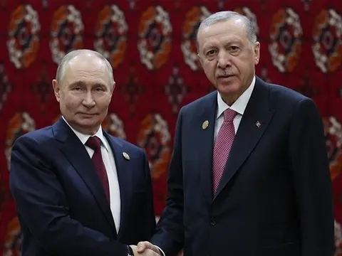 Cú nháy mắt bất ngờ của ông Putin sau cuộc hội đàm với ông Erdogan