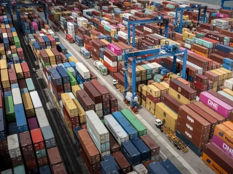 Khi doanh nghiệp tư nhân giải bài toán điểm nghẽn logistics