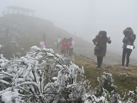 Không khí lạnh đồn dập miền Bắc chìm trong giá rét, dự báo nơi rét nhất