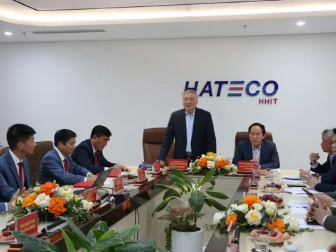 Phó Thủ tướng Thường trực Nguyễn Hòa Bình thăm Cảng container Quốc tế Hateco Hải Phòng