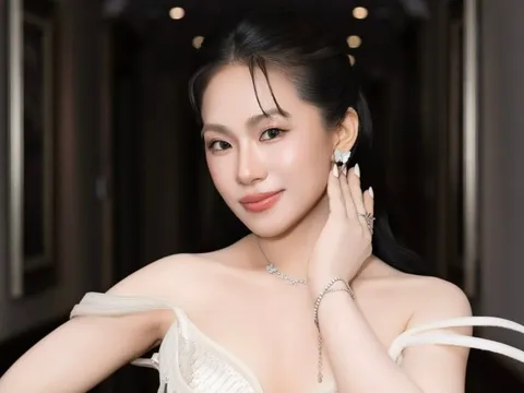 Ca sĩ Lương Bích Hữu tốt nghiệp đại học ở tuổi 41