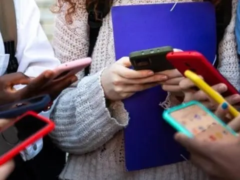 Australia cấm mạng xã hội đối với trẻ em