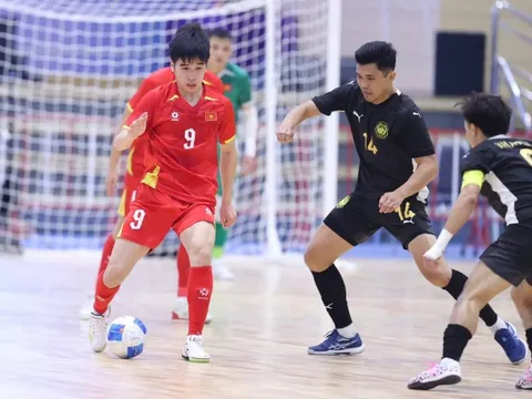 Tuyển futsal Việt Nam thua sốc trước Malaysia