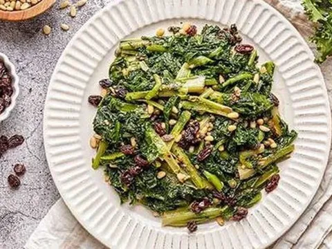 Loại rau được mệnh danh “tốt nhất thế giới” ở Việt Nam lại rẻ bèo, bán đầy chợ