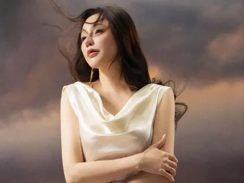 Ca sĩ Hồ Quỳnh Hương trở lại với âm nhạc sau những ngày sống chậm