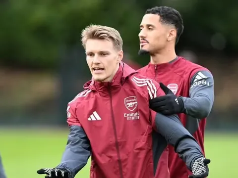 CĐV Arsenal hoang mang sau buổi tập mở của CLB