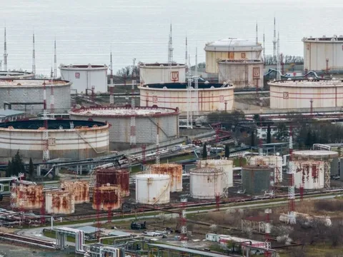 Khi Mỹ “lắc đầu”: Khối tài sản 22 tỷ USD của gã khổng lồ dầu Nga vẫn mắc kẹt