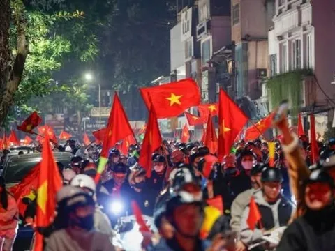 U22 Việt Nam vô địch SEA Games 33: Cả nước vỡ òa trong biển đỏ ăn mừng chiến thắng lịch sử