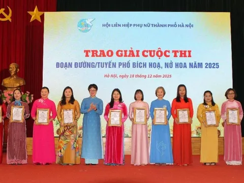 Hội LHPN Hà Nội trao giải Cuộc thi “Đoạn đường/tuyến phố bích họa, nở hoa” năm 2025