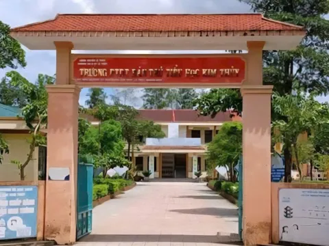 41 học sinh ngộ độc ở Quảng Trị: Cách chức hiệu trưởng và phó hiệu trưởng