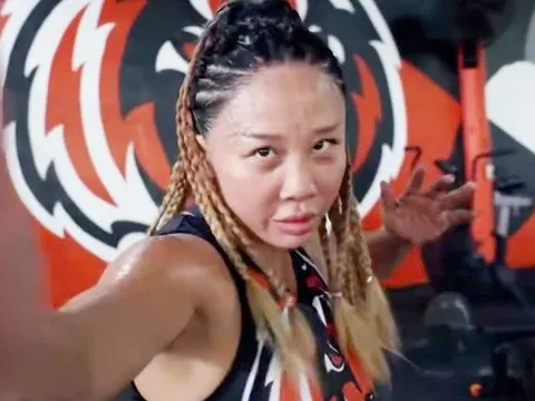 Môn võ “lạ” khiến nữ giám đốc mỹ thuật bỏ việc, đi thi gây chú ý