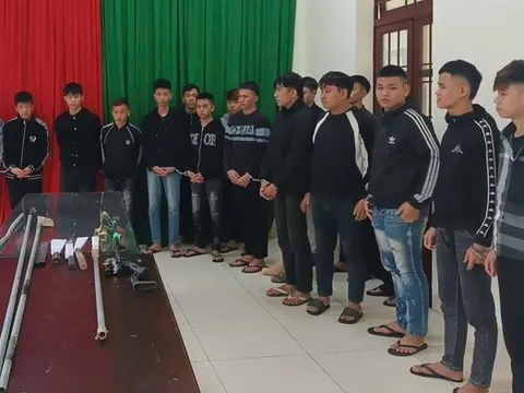 Mang hung khí đi tìm người đánh nhau, 20 đối tượng bị khởi tố